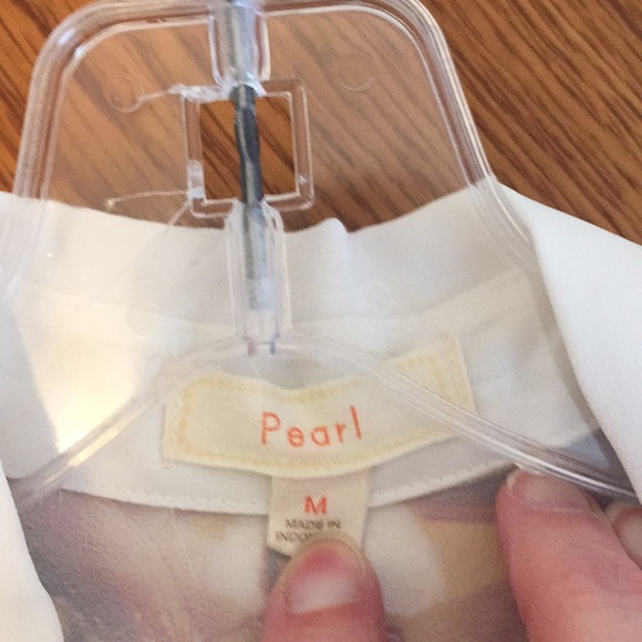 Blouse size Med. - Picture 2 of 2